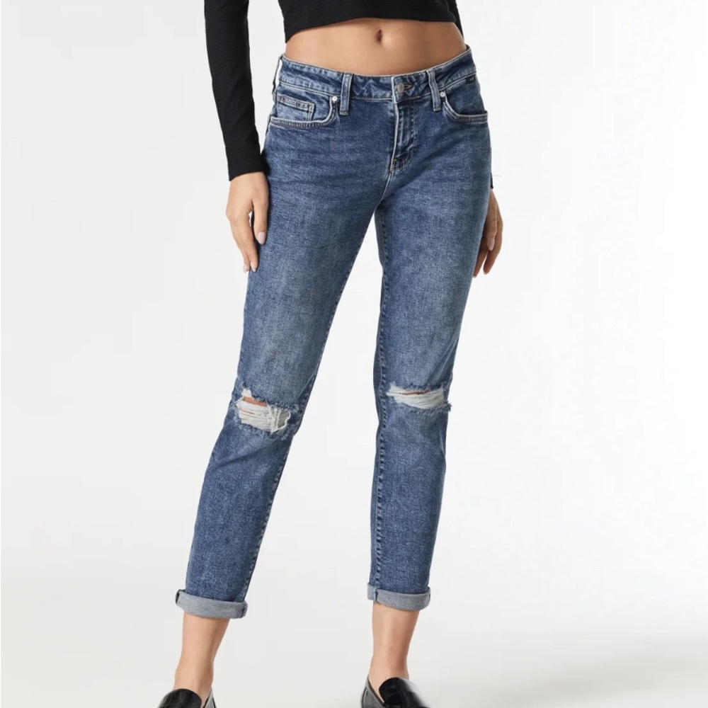 MAVI Ada Women’s Boyfriend Jeans. Ripped. Raw Hem. Medium Wash. Size 28 Like new